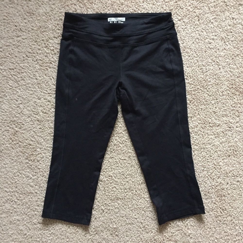 Forever 21 Cropped Black Leggings
